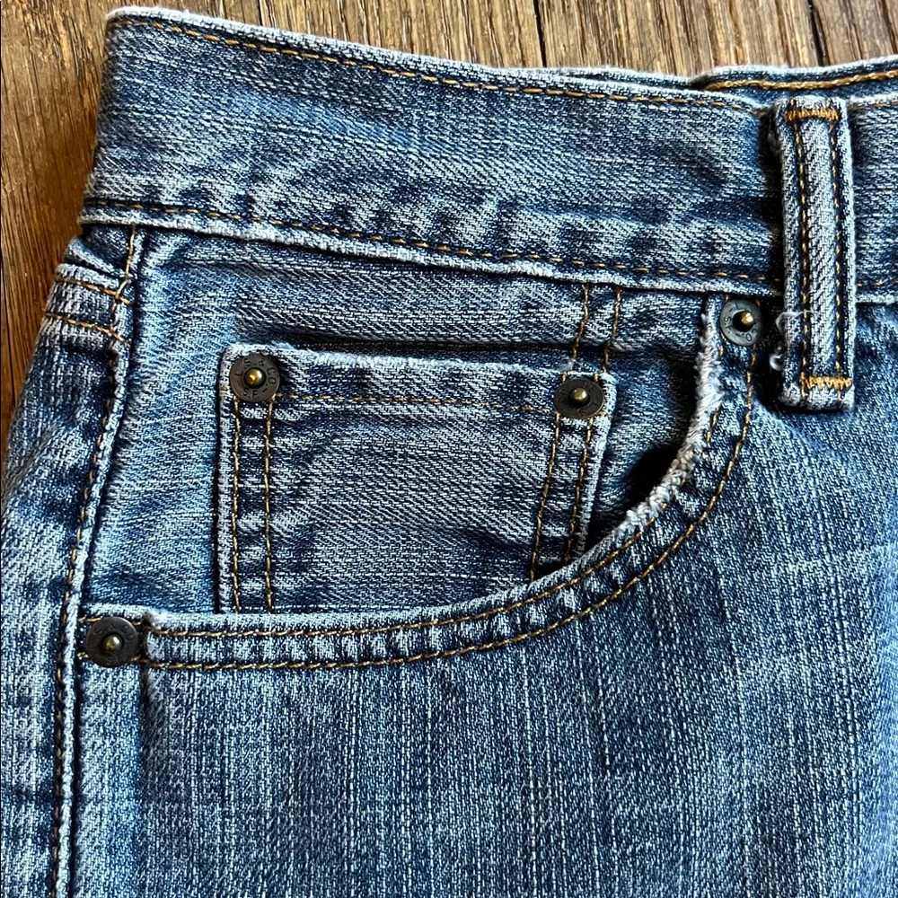 Levi’s 505 jeans straight leg light wash broken in 30 x 32 classic denim